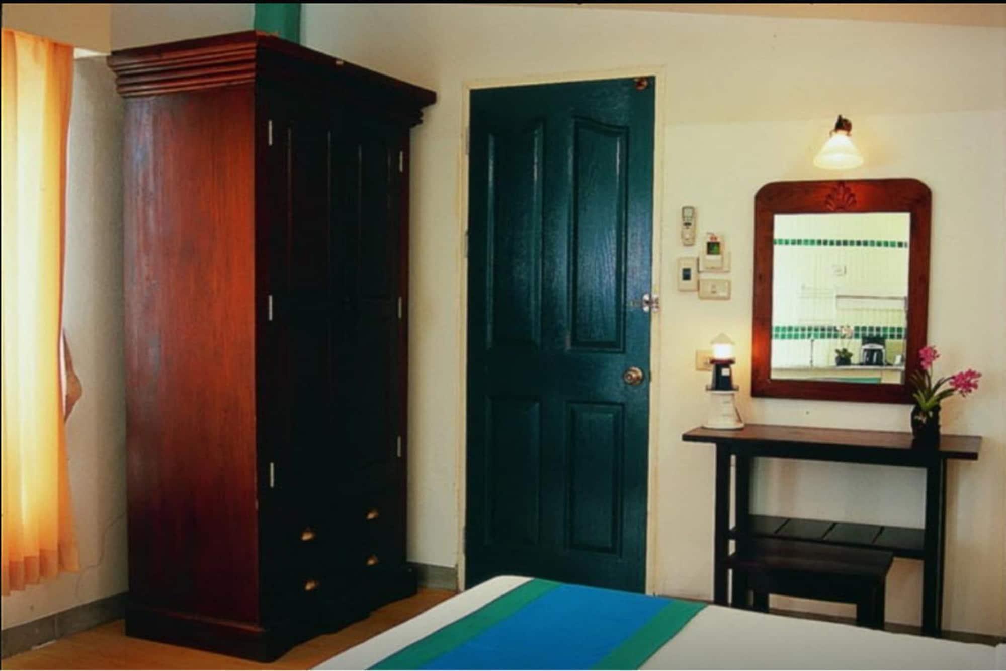 Ease Coast Hotel